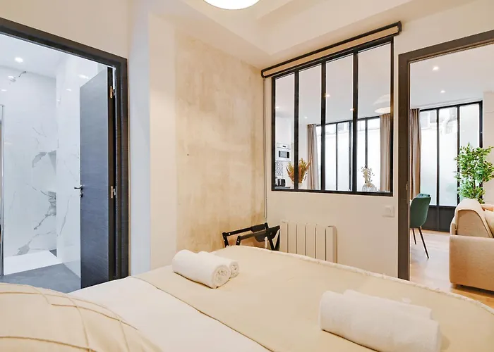 Elegant Neuf 2 Bdr 6p - Republique Apartmán